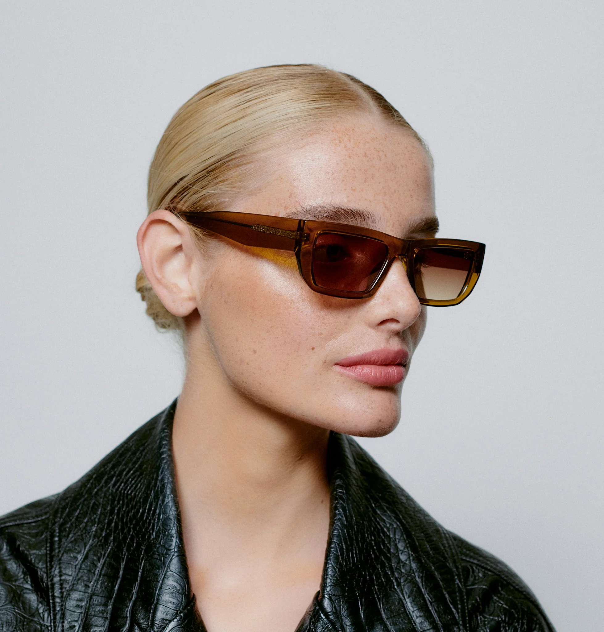Fame - Smoke Transparent - Image 7