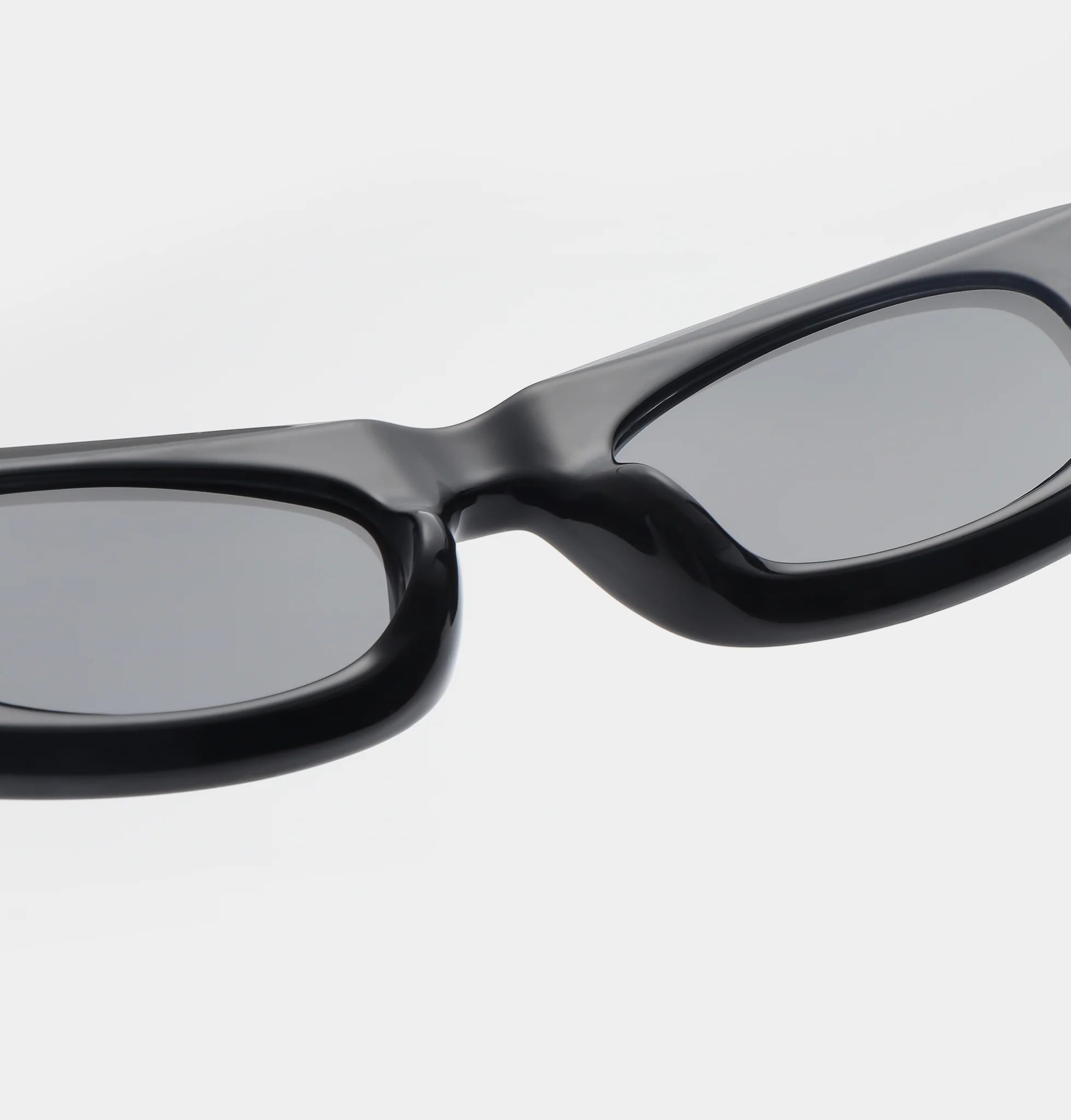 Frida - Black - Image 6