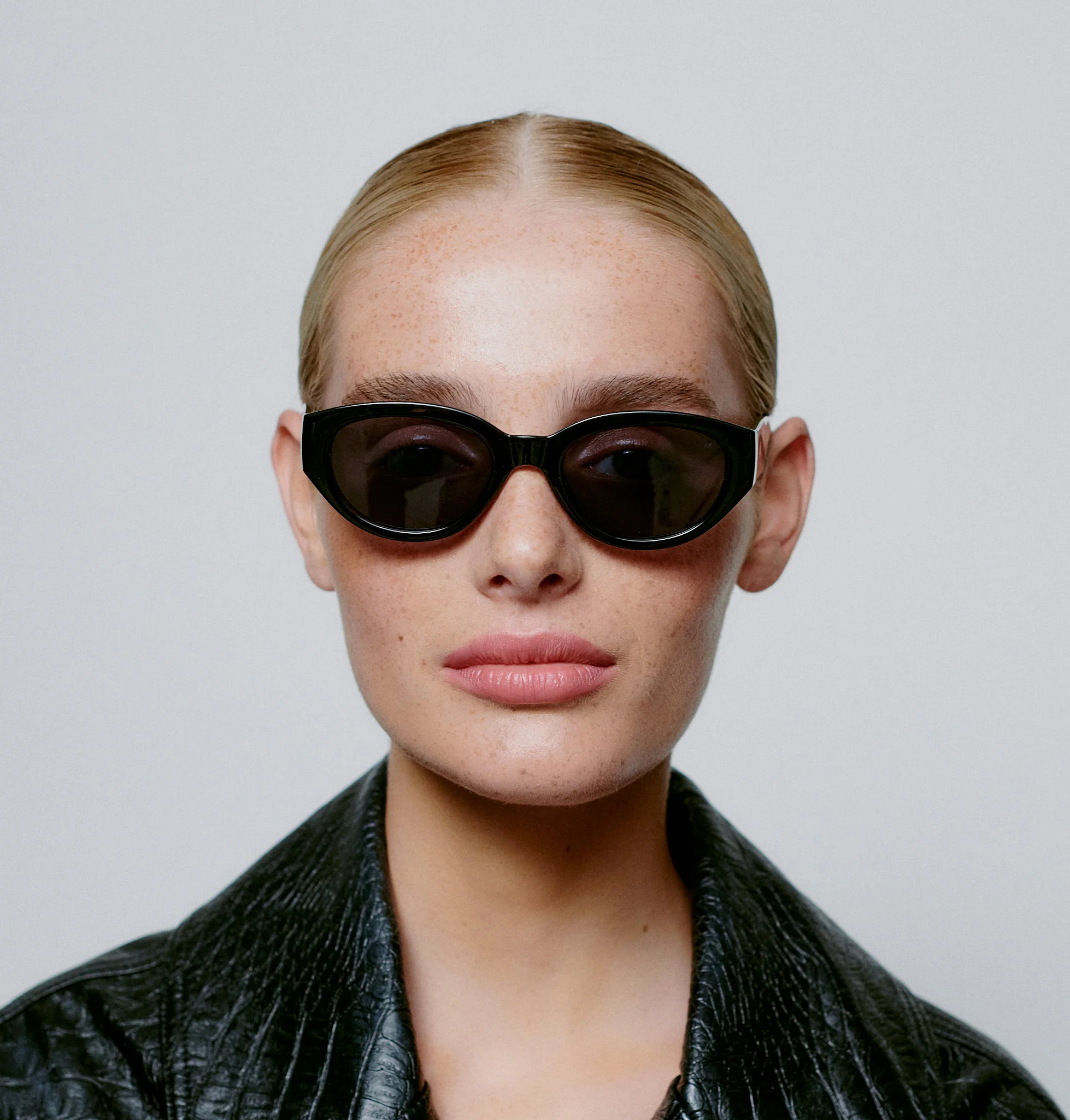 Winnie - Black - Image 4